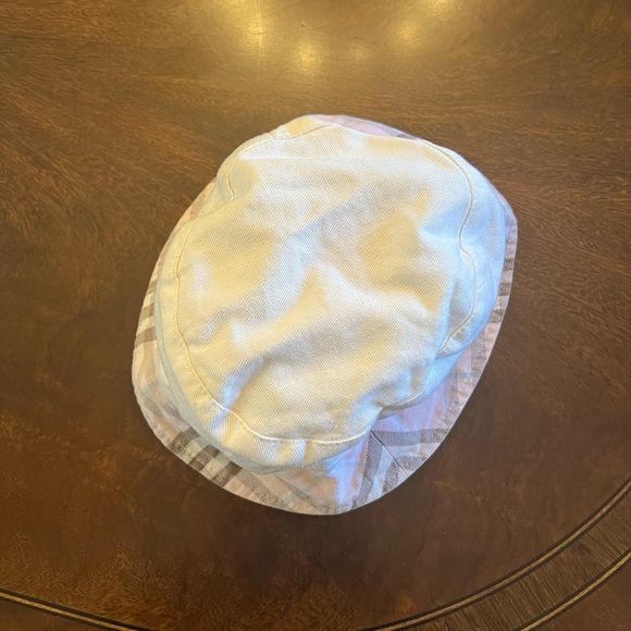 Burberry Bucket Hat Size Small White/Pink - Picture 4 of 4